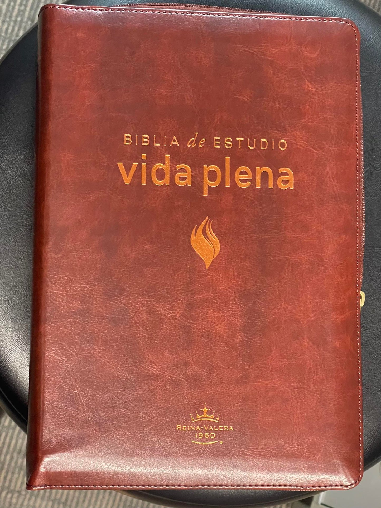 Biblia de Estudio Vida Plena Reina Valera 1960 Con Indice y Cierre- Color vino